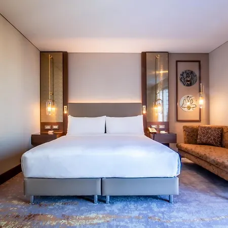 Doubletree By Hilton Centre Hotel Antalya